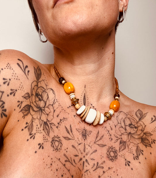 Collier artisanal ethnique « Soleil d’Ambre »