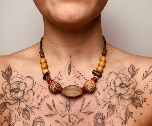 Collier artisanal « Bois & graines naturelles »