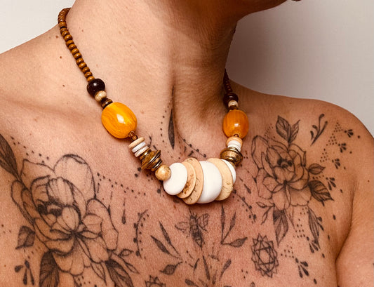 Collier artisanal ethnique « Soleil d’Ambre »